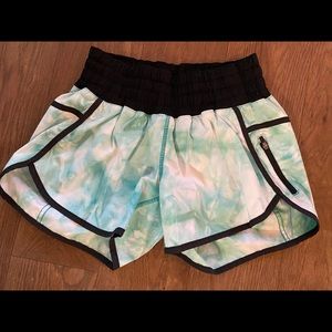Lululemon tracker shorts
